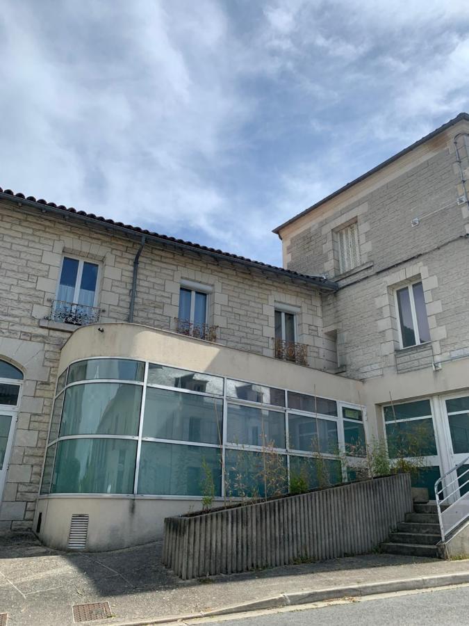 Chambre Independante Les Bains Du Bruant Saint-Porchaire Dış mekan fotoğraf